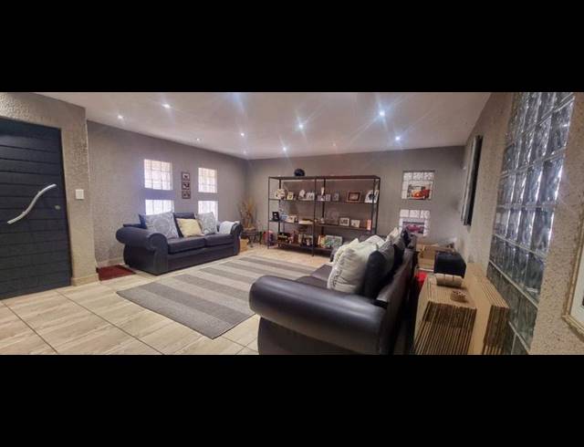 3 BEDROOM HOUSE FOR SALE IN ELANDSPARK